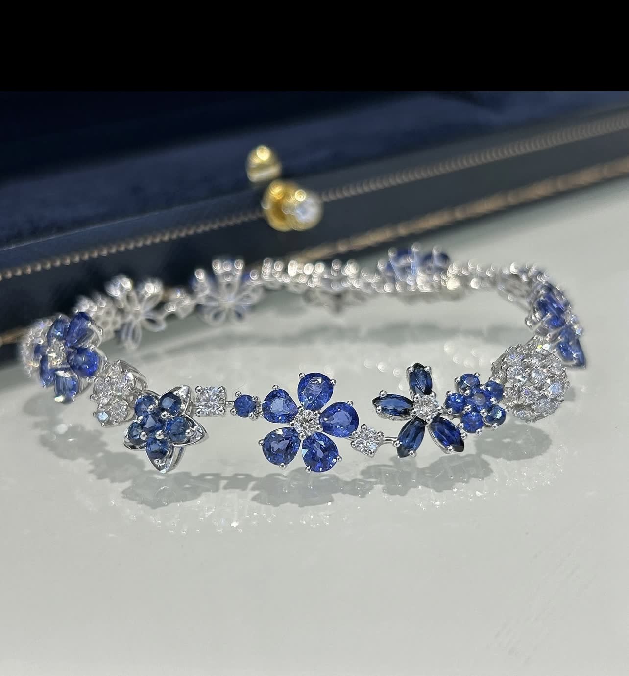 Van Cleef & Arpels Elegant Blue Sapphire and Diamond Bracelet